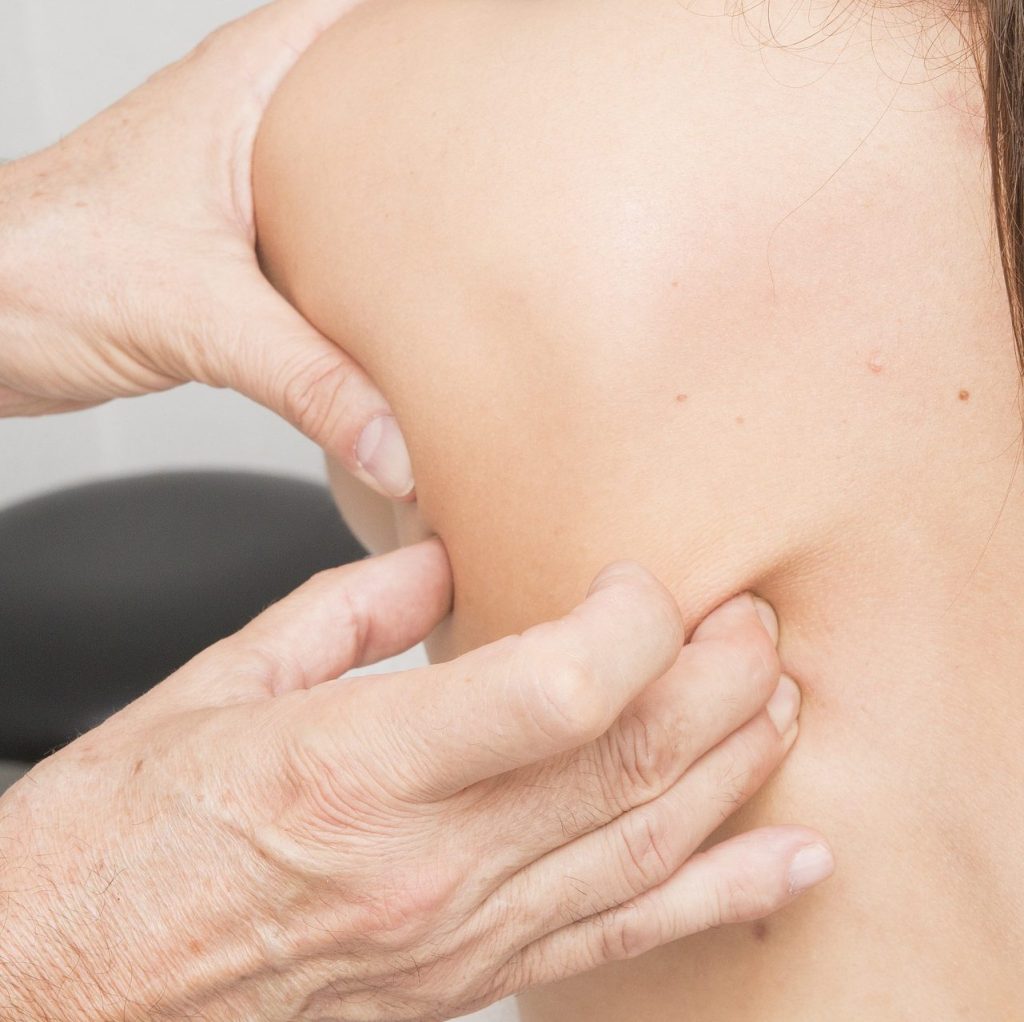 ORDOGYMASSAGE Notre entreprise accompagne les athlètes de haut niveau et les individus atteints de maladies chroniques vers une meilleure qualité de vie. En proposant des programmes personnalisés et adaptés, nous visons à optimiser leur potentiel et à favoriser leur bien-être au quotidien
